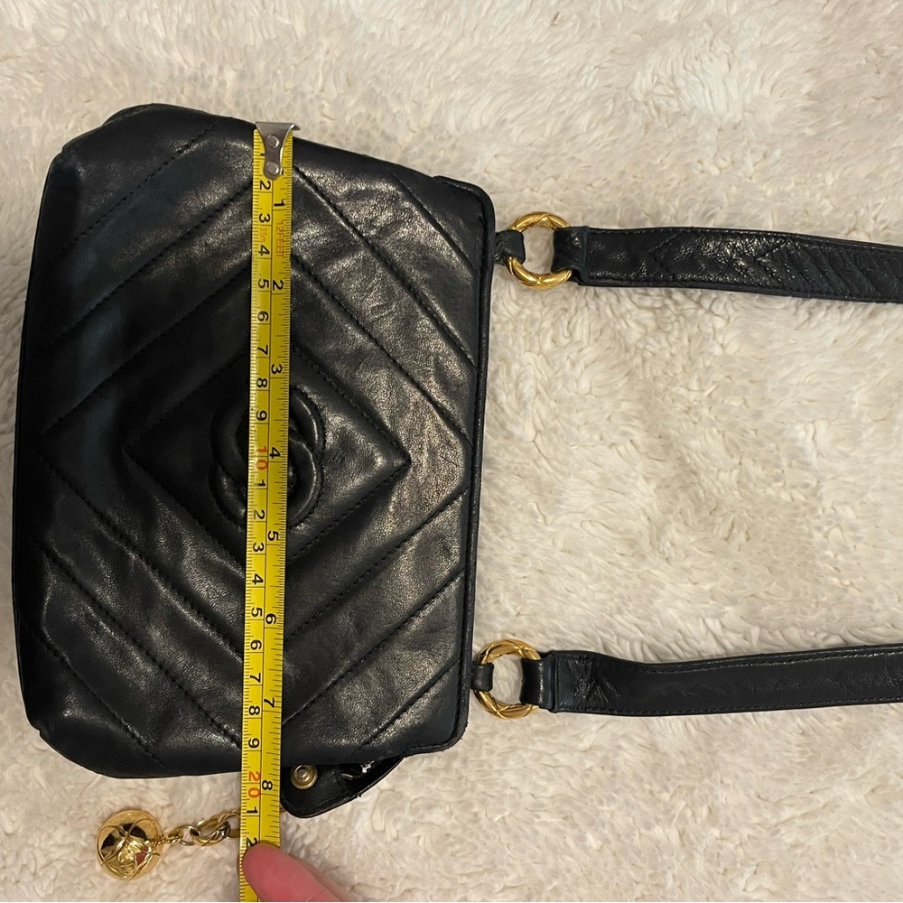 CHANEL Black Quilted Shoulder Bag - Picture 11 of 14